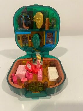 Polly Pocket WICKED Compact Playset Mattel Collector 2025
